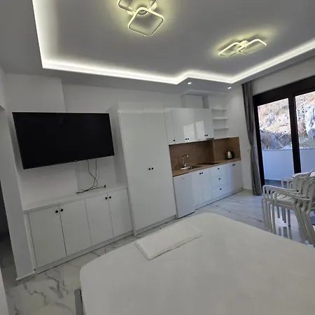 Lägenhet Meltin Sarandë